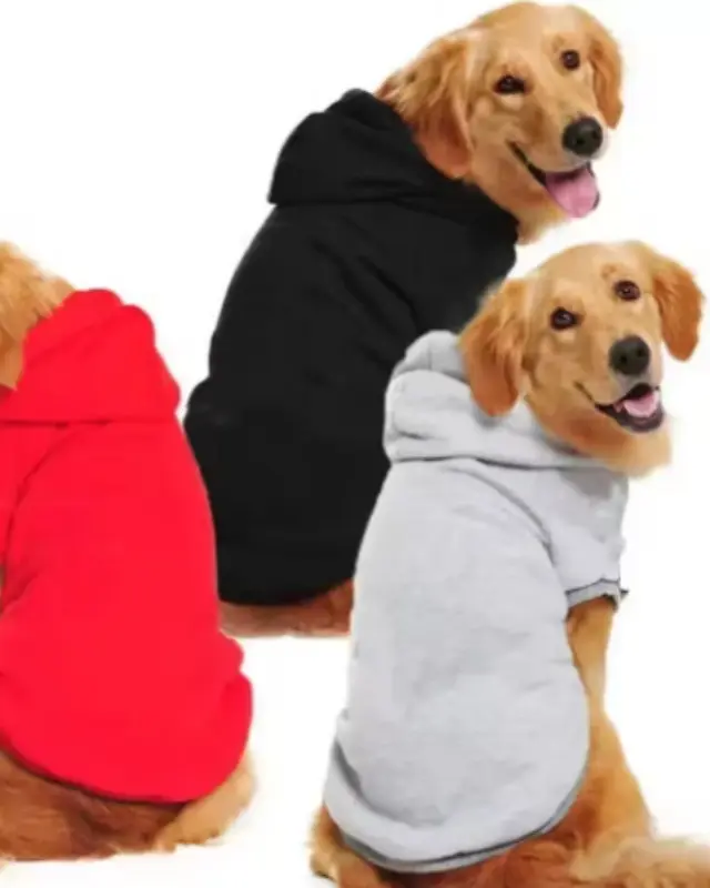 Tre golden retriever con la Felpa Ciuffo rossa, nera e grigia